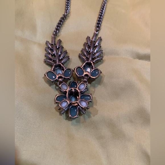 Lot of 4 Preowned ((1)Banana Republic & (3)J. Crew) Necklaces - Picture 3 of 16